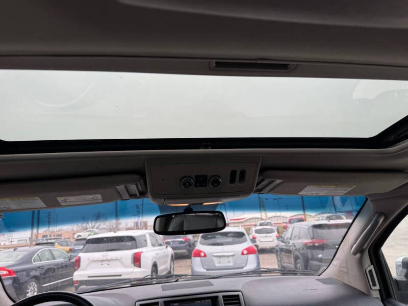 2011 Nissan Armada Platinum