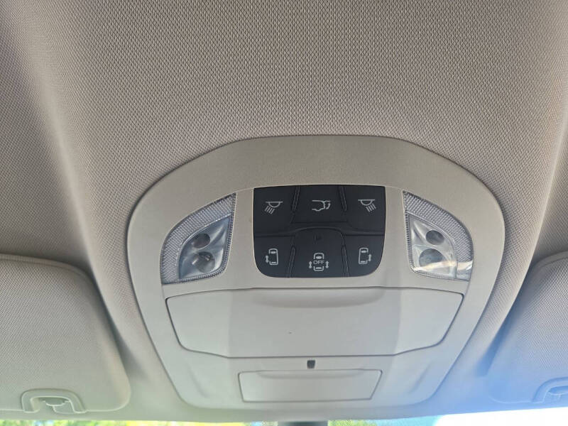 2024 Chrysler Pacifica Plug-In Hybrid Select