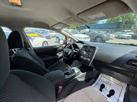 2015 Nissan LEAF SV