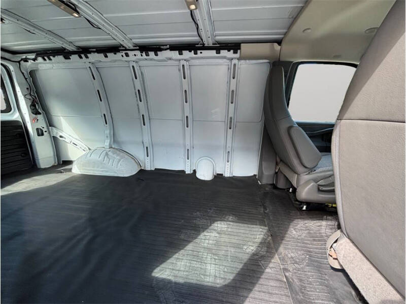 2017 Chevrolet Express 2500