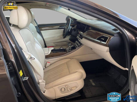 2017 Genesis G90