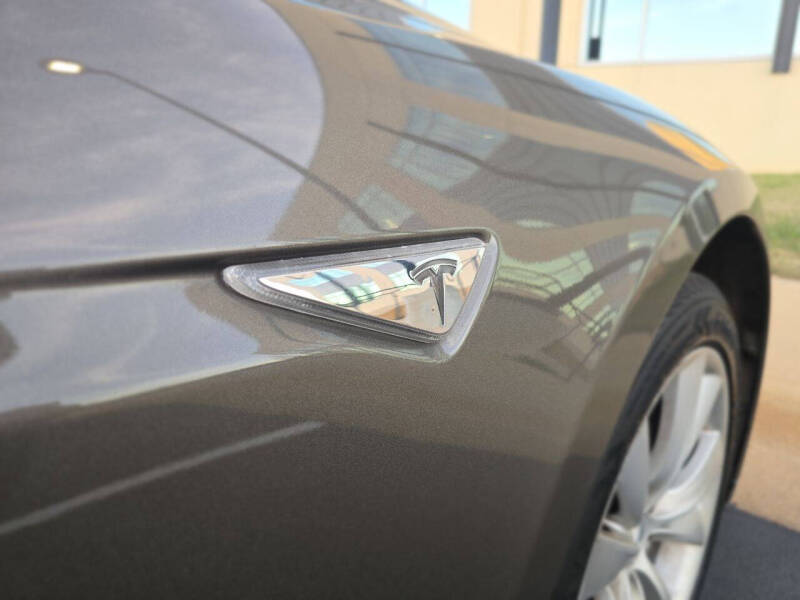 2016 Tesla Model S 70