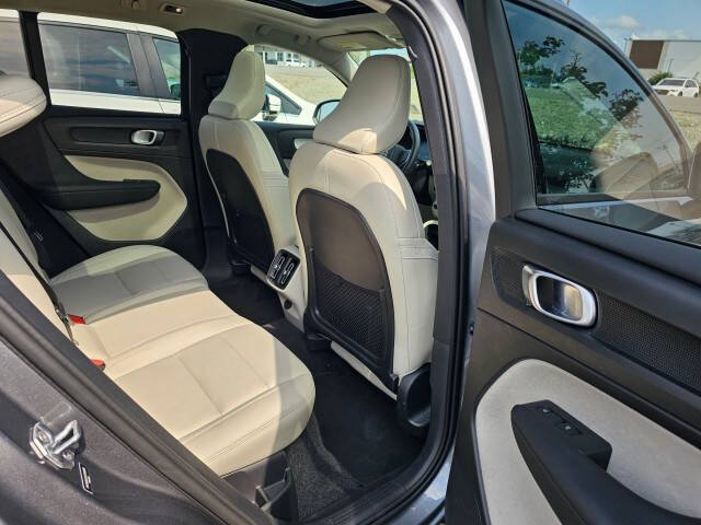 2019 Volvo XC40 T5 Momentum