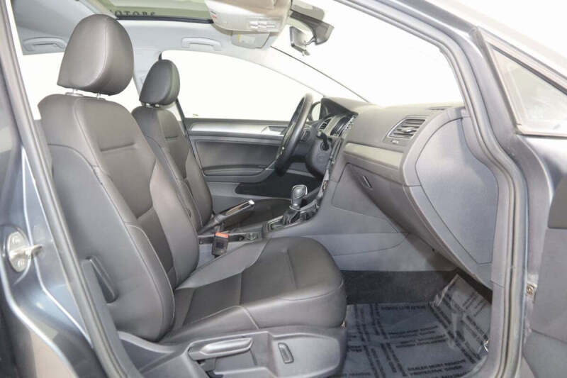 2017 Volkswagen Golf TSI Wolfsburg Edition