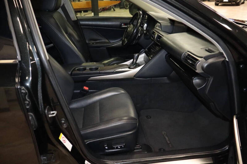 2017 Lexus IS 200t