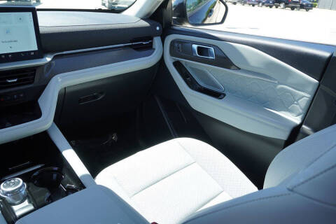 2025 Ford Explorer Platinum