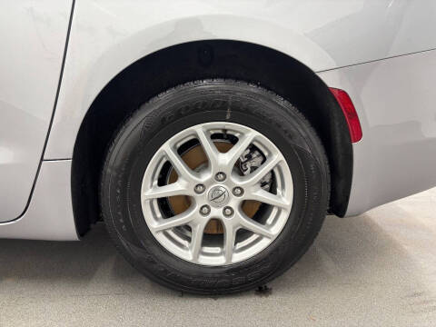 2021 Chrysler Voyager LX