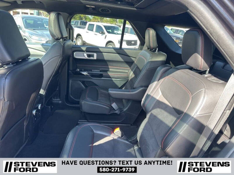 2024 Ford Explorer ST-Line