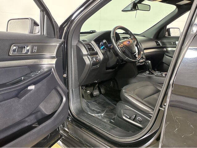 Used 2018 Ford Explorer XLT with VIN 1FM5K8D8XJGC14383 for sale in Madison, WI