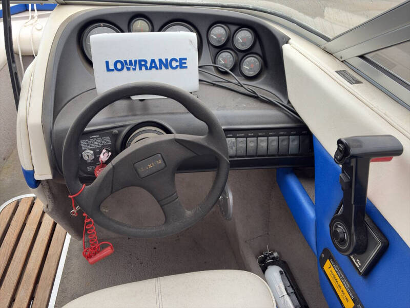 1993 Maxum 18 Foot Bo