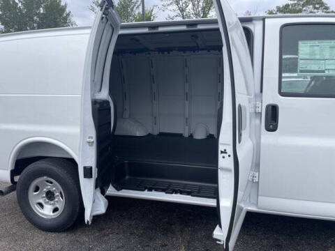 2025 Chevrolet Express 2500