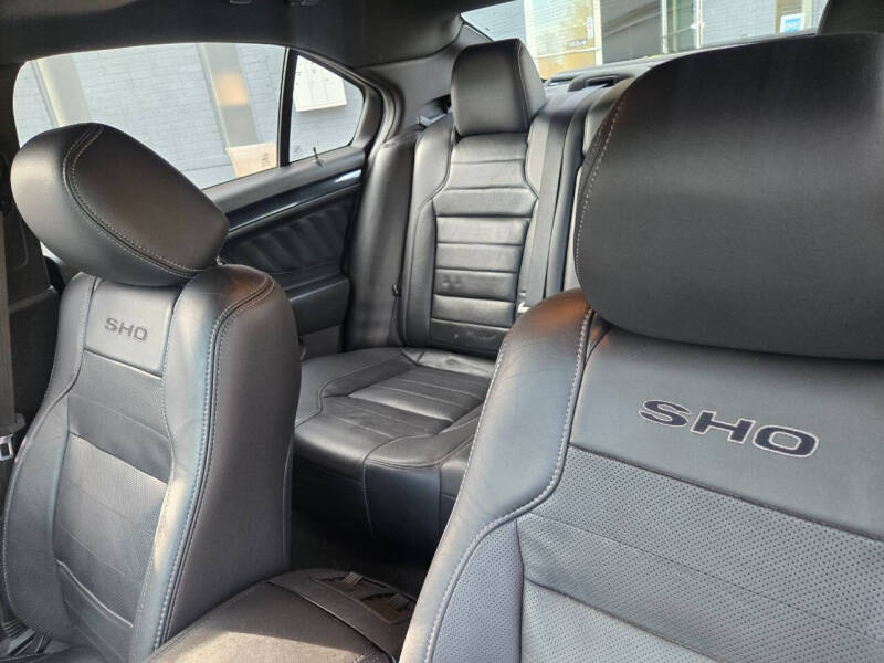 2016 Ford Taurus SHO