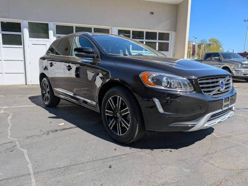 2017 Volvo XC60 T5 Dynamic