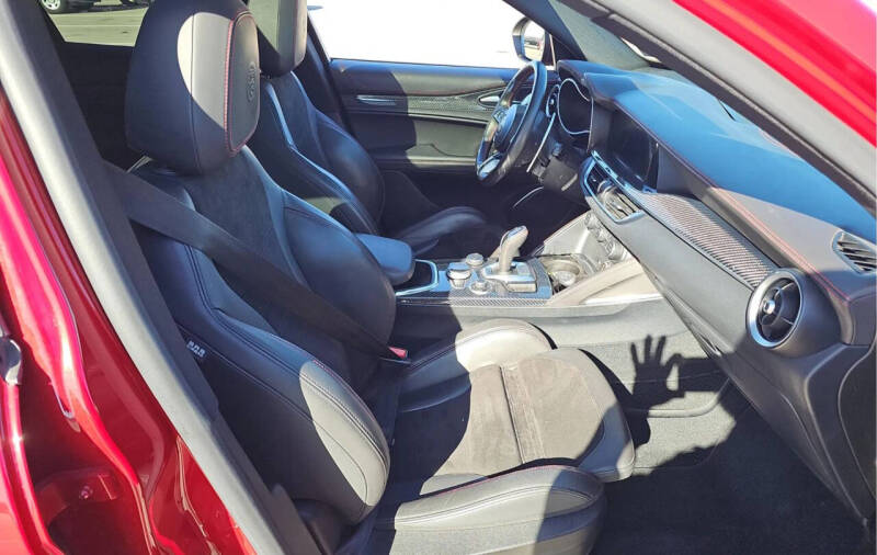 2021 Alfa Romeo Stelvio Quadrifoglio