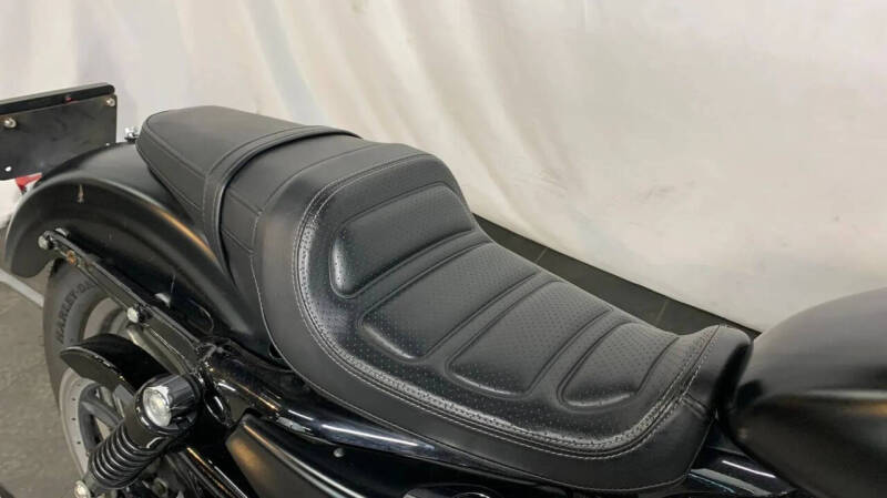 2015 Harley-Davidson XL1200C Sportster 1200 Custom