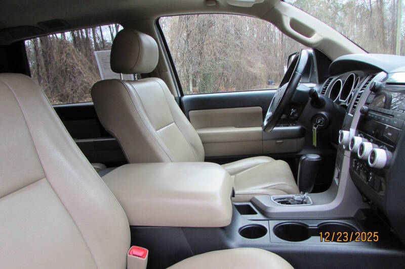 2013 Toyota Sequoia SR5