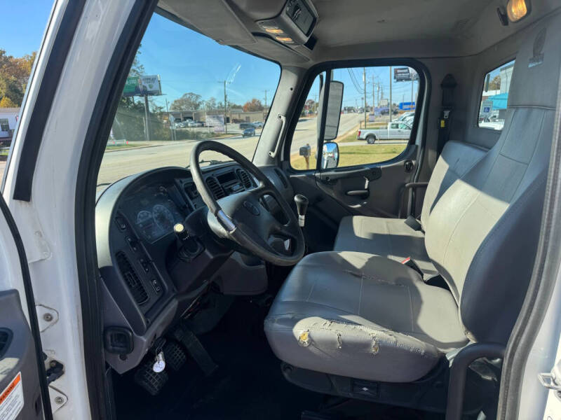 2015 Freightliner M2 106
