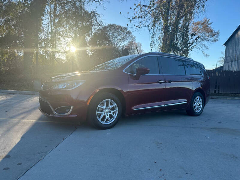 Chrysler Pacifica's photo