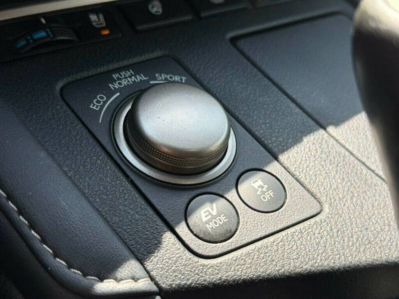 2018 Lexus ES 300h
