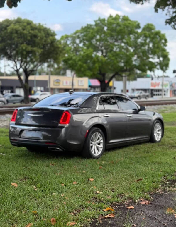 2017 Chrysler 300 C