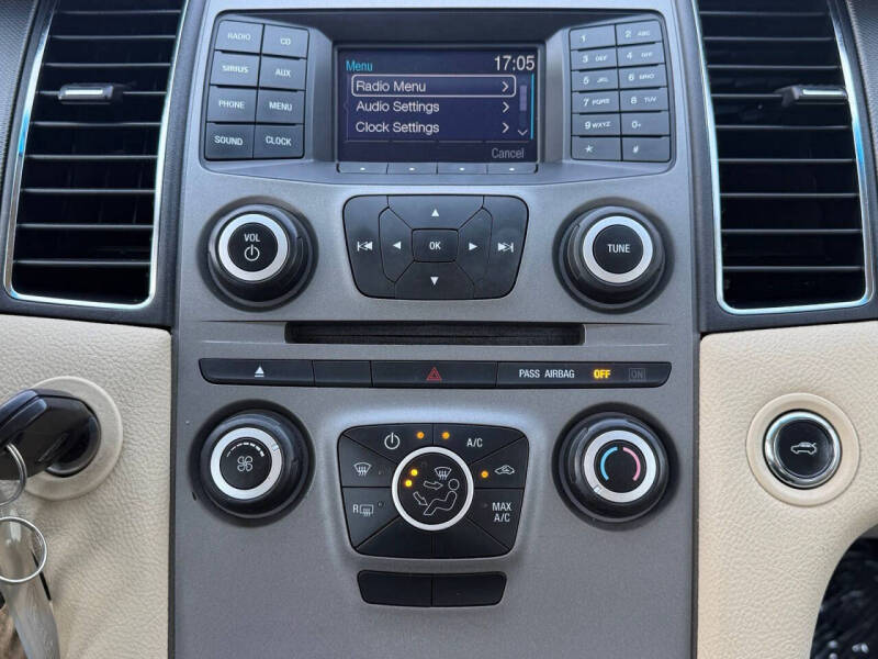2016 Ford Taurus SE
