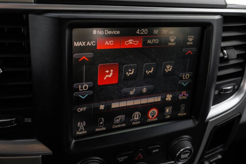 2015 RAM 1500 SLT