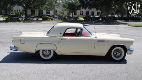 1957 Ford Thunderbird