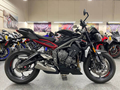 2022 Triumph Street Triple R