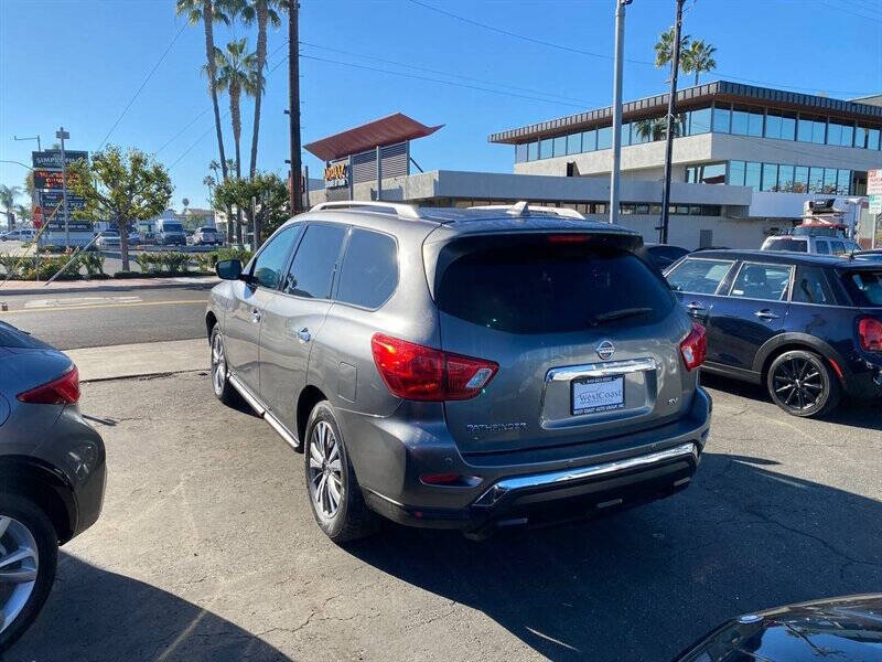 2019 Nissan Pathfinder SV