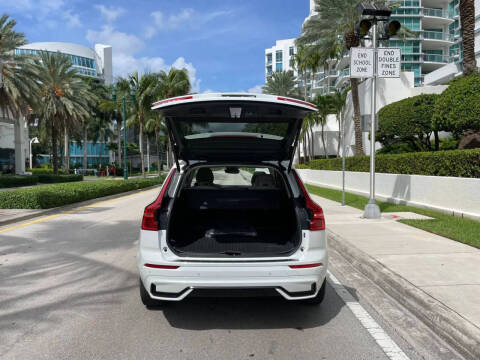 2023 Volvo XC60 B5 Plus Dark Theme