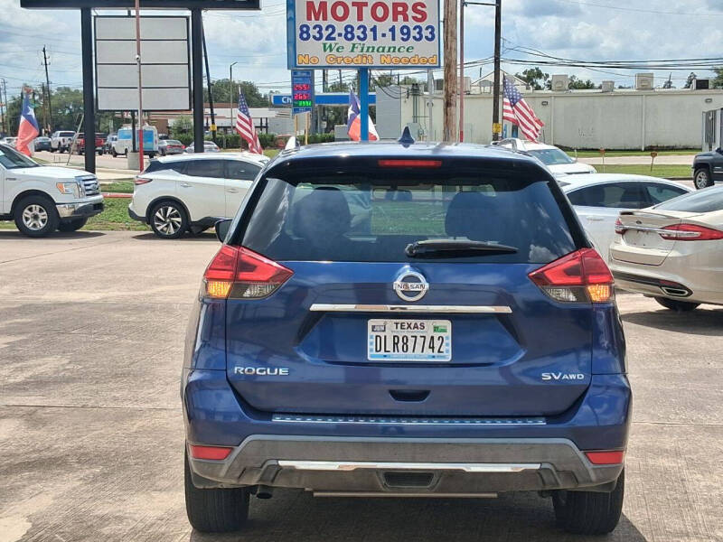 2017 Nissan Rogue SV