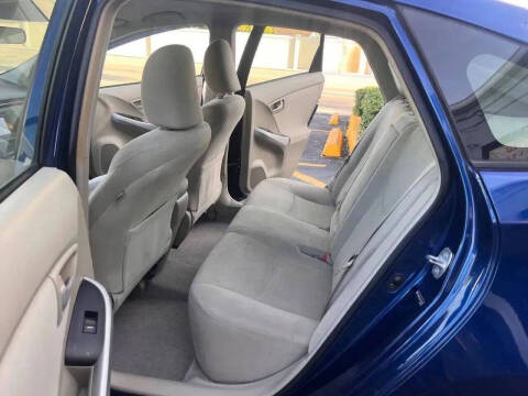 2010 Toyota Prius III