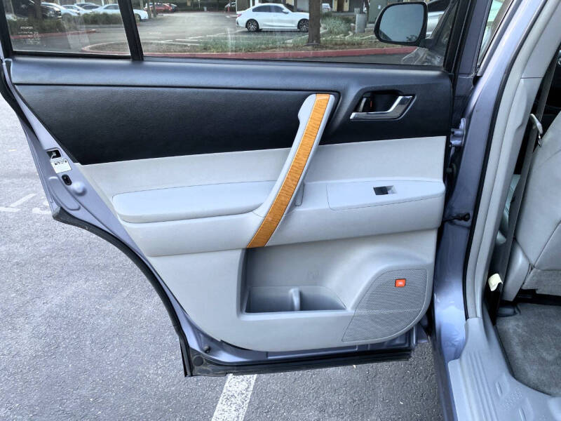 2010 Toyota Highlander Hybrid Limited