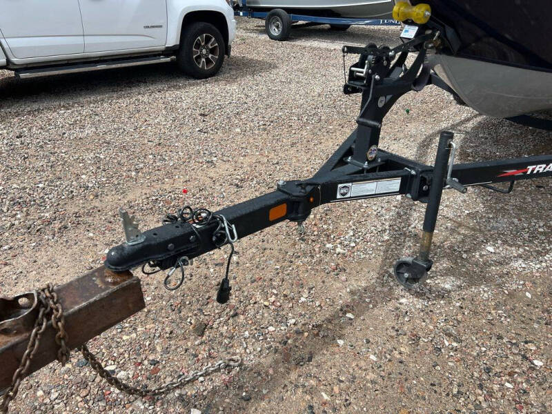 2022 Tracker PRO GLIDE