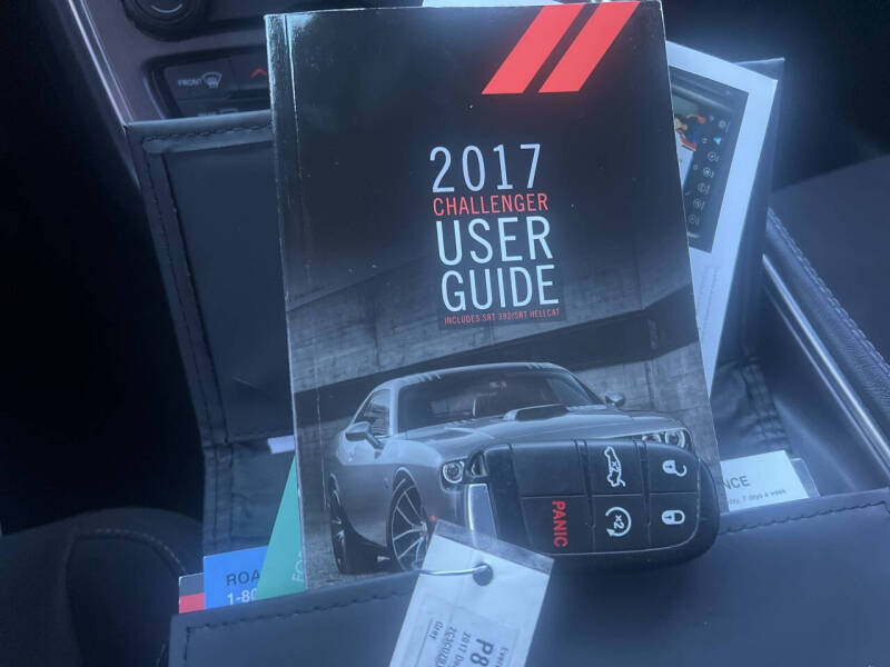 2017 Dodge Challenger R/T Shaker