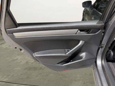 2015 Volkswagen Passat 1.8T SE