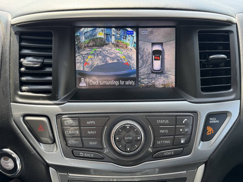 2019 Nissan Pathfinder SL