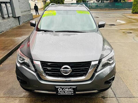 2020 Nissan Pathfinder SL