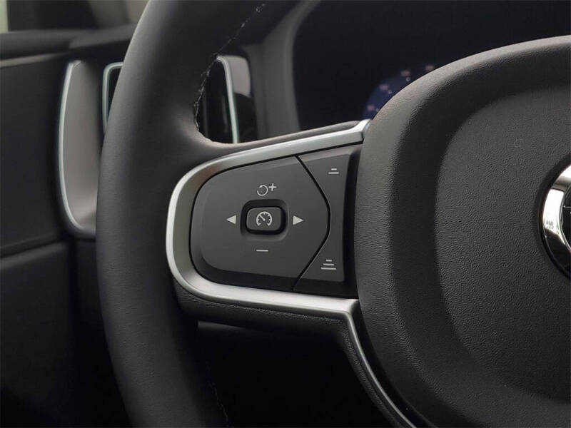 2025 Volvo XC60 T8 Core Dark Theme