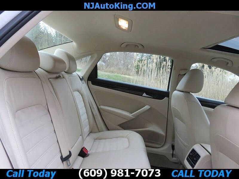 2014 Volkswagen Passat 1.8T SEL Premium PZEV