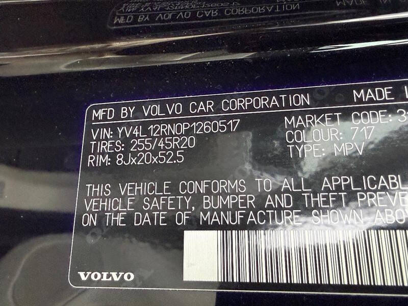 2023 Volvo XC60 B5 Plus Bright Theme