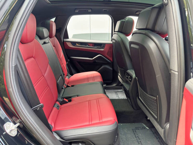 2024 Porsche Cayenne