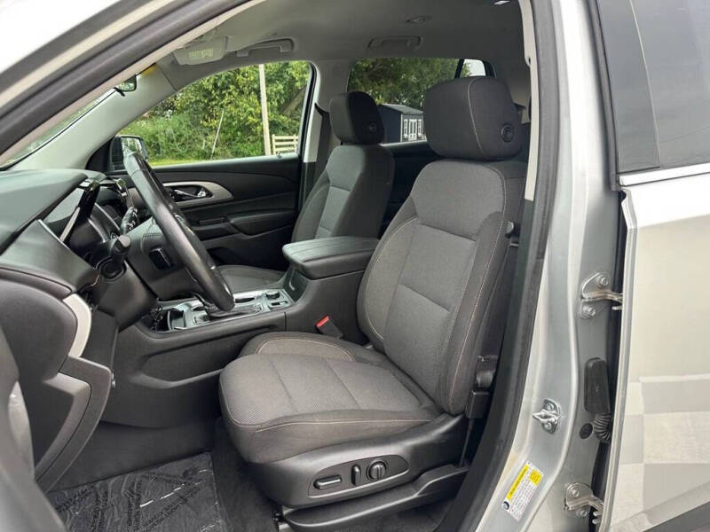 2020 Chevrolet Traverse LT Cloth