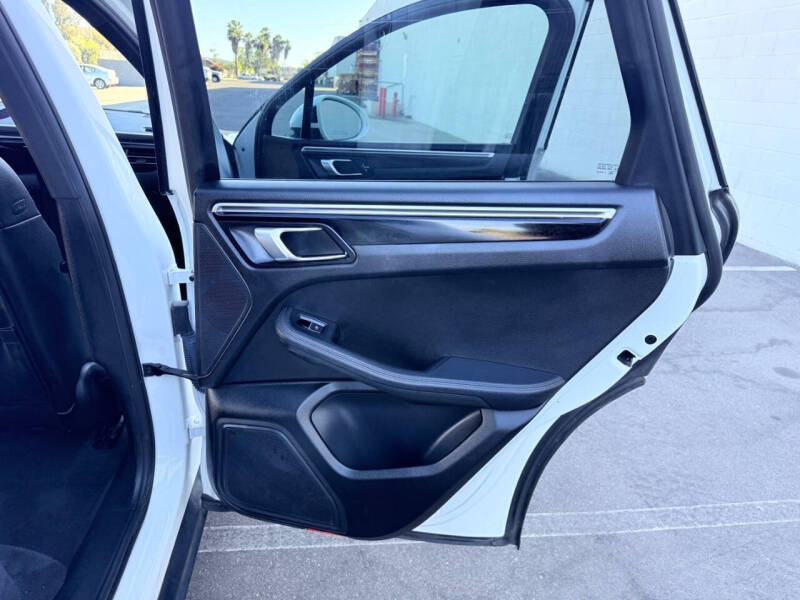 2020 Porsche Macan