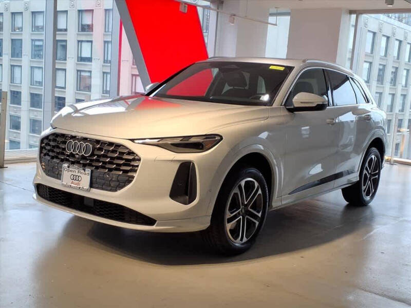 2025 Audi Q5 quattro Premium TFSI