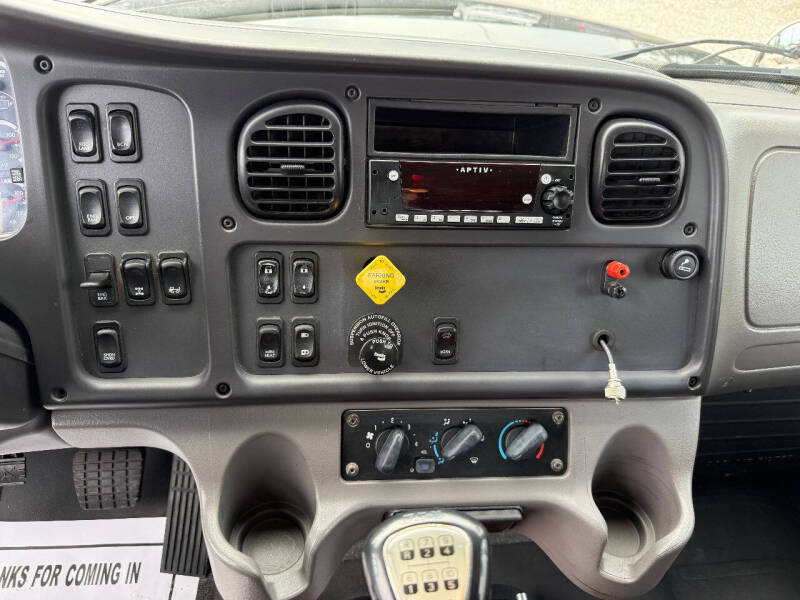 2015 Freightliner M2 112