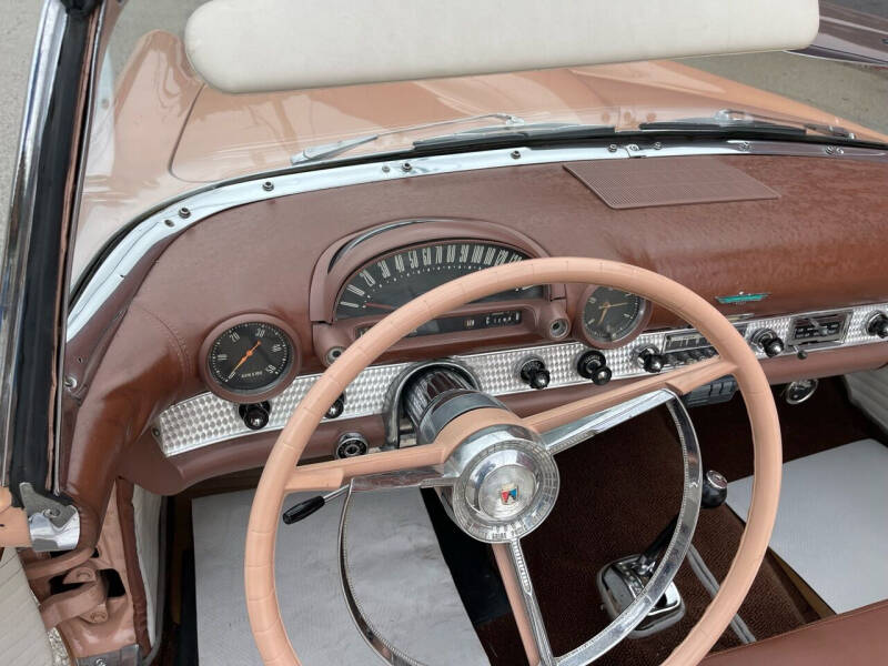 1956 Ford Thunderbird