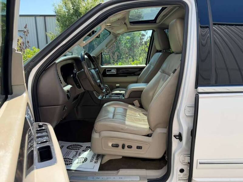 2017 Lincoln Navigator Select