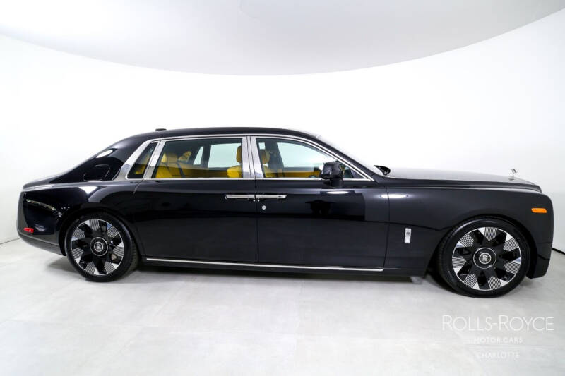 2024 Rolls-Royce Phantom EWB