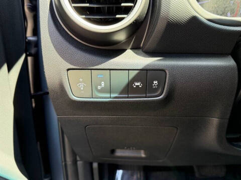 2020 Hyundai Kona SEL Plus